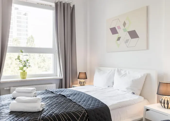 Golden Apartments Warsaw - Big And Bright Stylish Apartments - City Center - Pereca