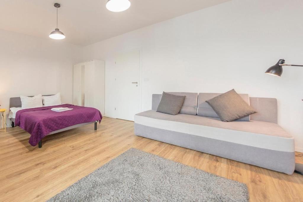 Apartment Golden - Big And Bright Stylish - Center - Pereca