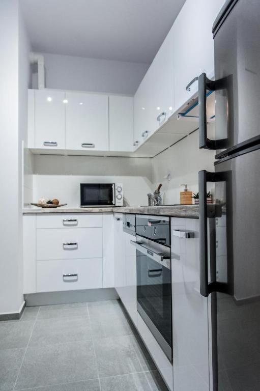 Apartment Golden - Big And Bright Stylish - Center - Pereca