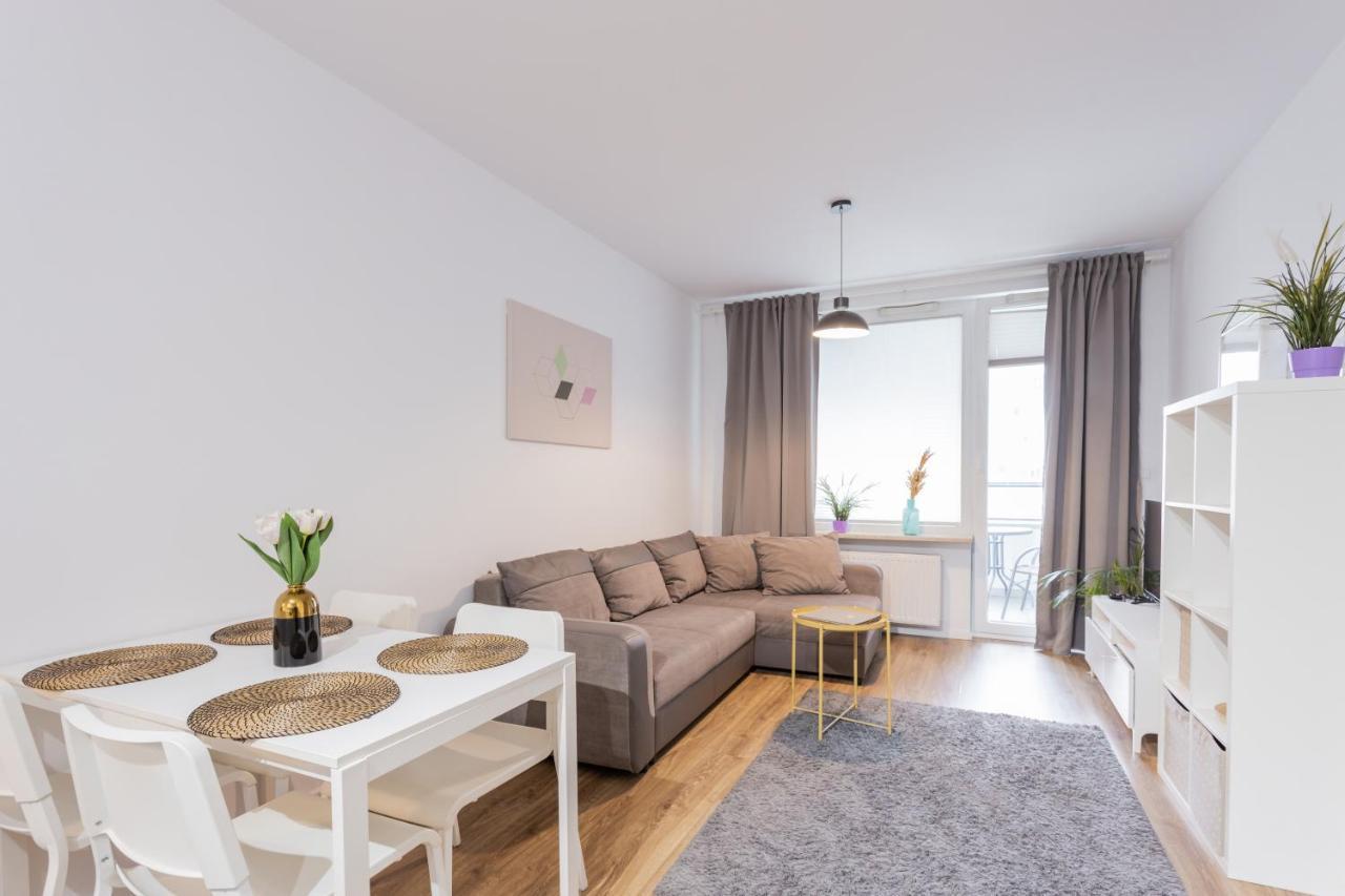 Golden - Big And Bright Stylish - Center - Pereca Warschau