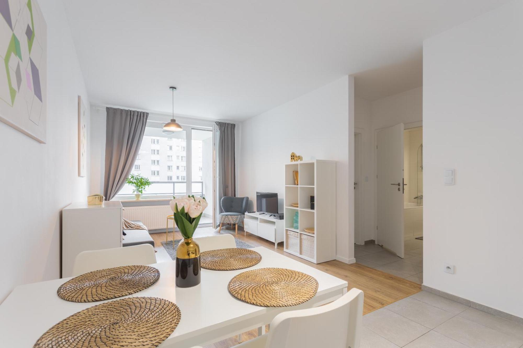 Golden - Big And Bright Stylish - Center - Pereca * Warschau