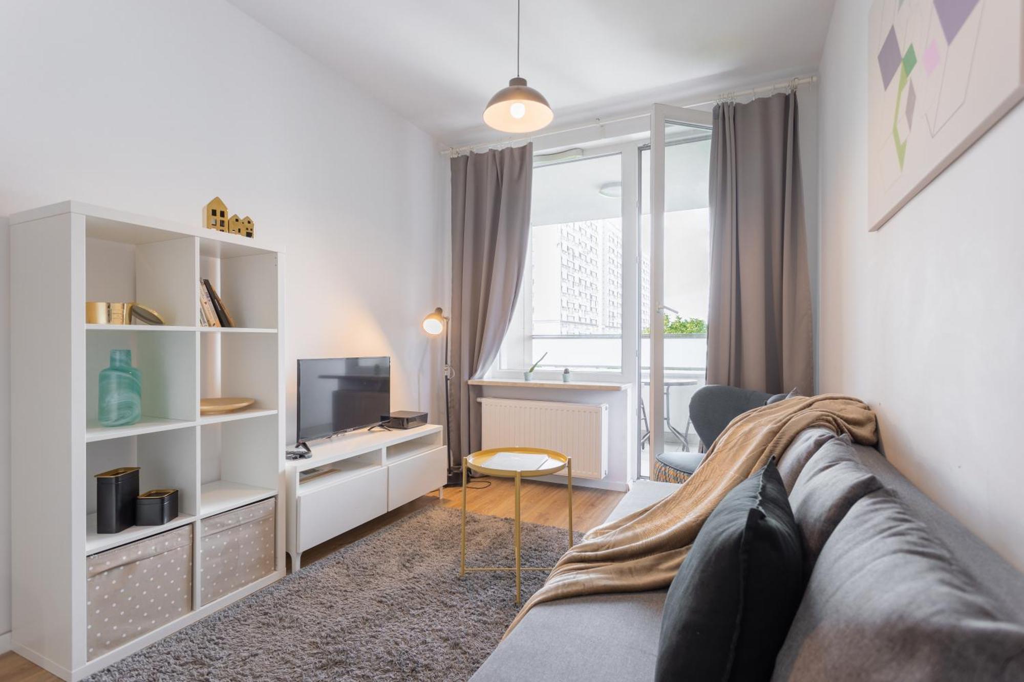 Golden - Big And Bright Stylish - Center - Pereca Warschau