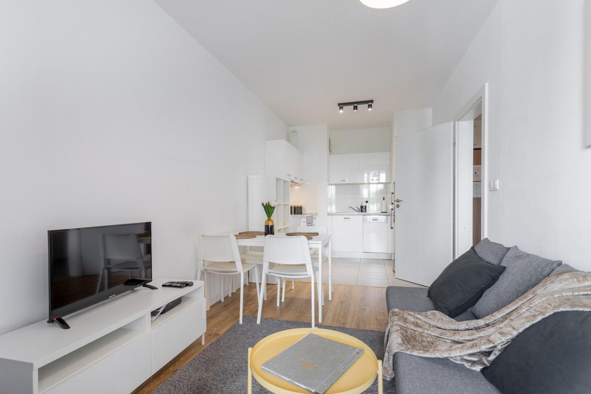 Golden - Big And Bright Stylish - Center - Pereca Apartment *