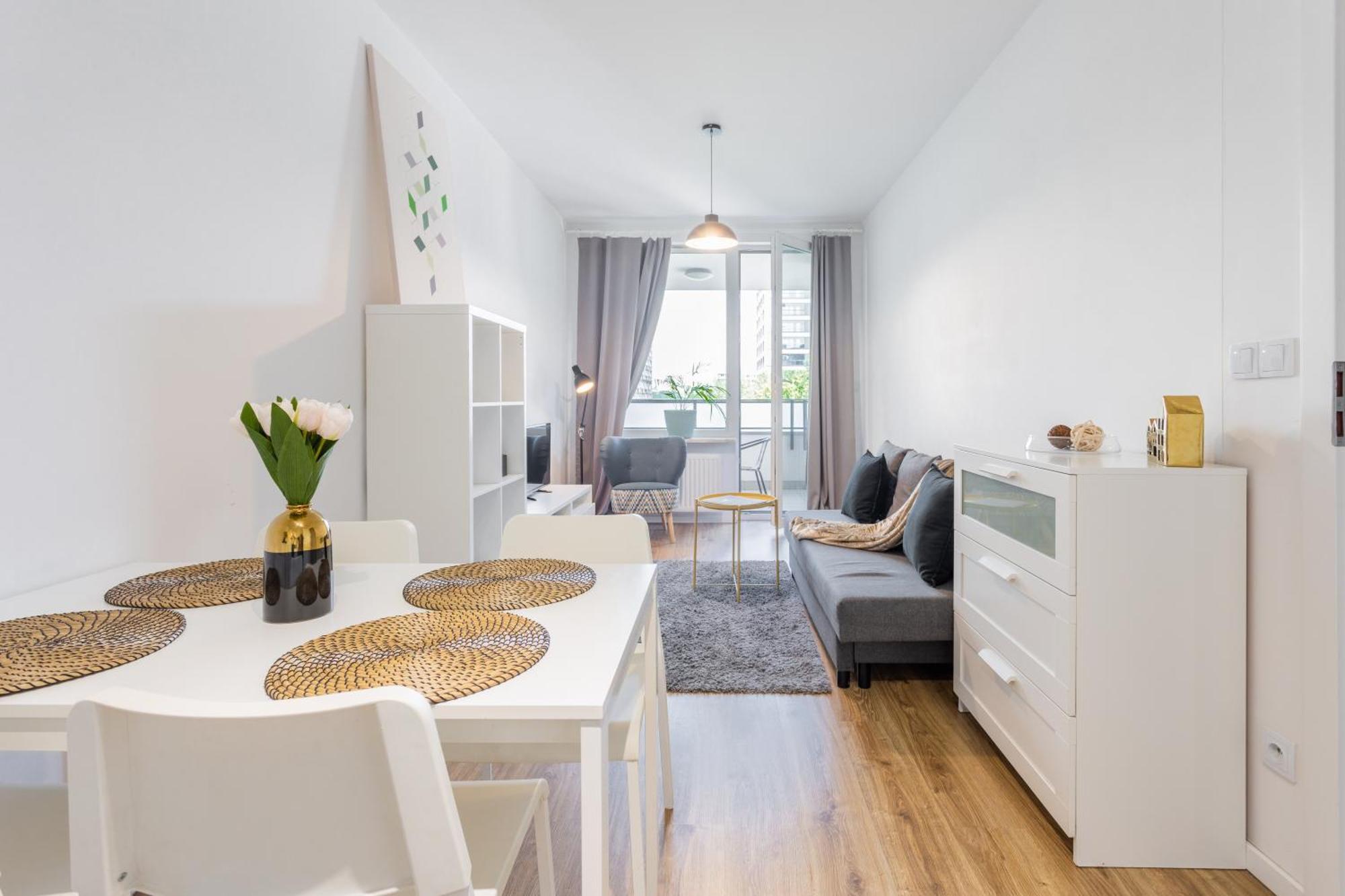 Golden - Big And Bright Stylish - Center - Pereca * Warschau
