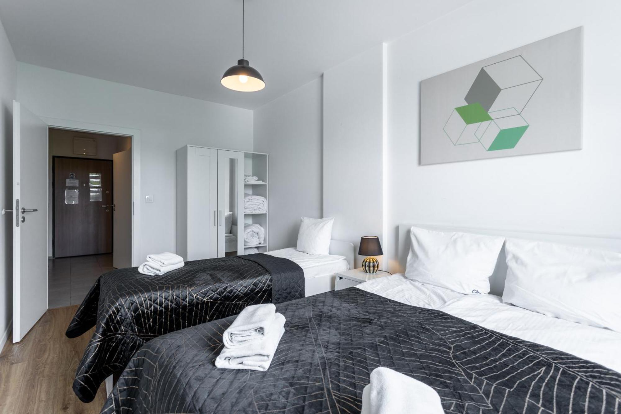 Golden - Big And Bright Stylish - Center - Pereca * Warschau