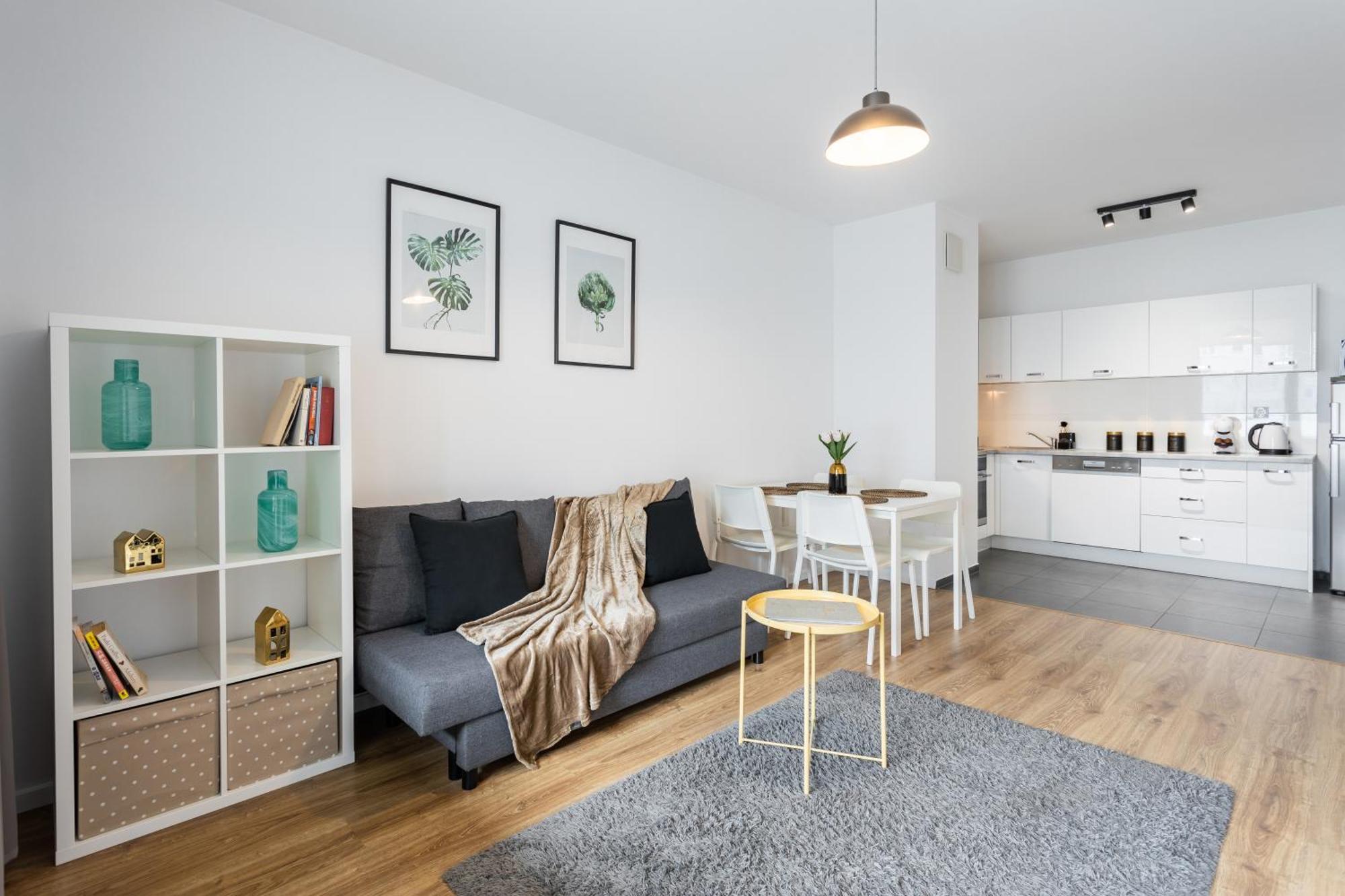 Golden - Big And Bright Stylish - Center - Pereca Apartment *