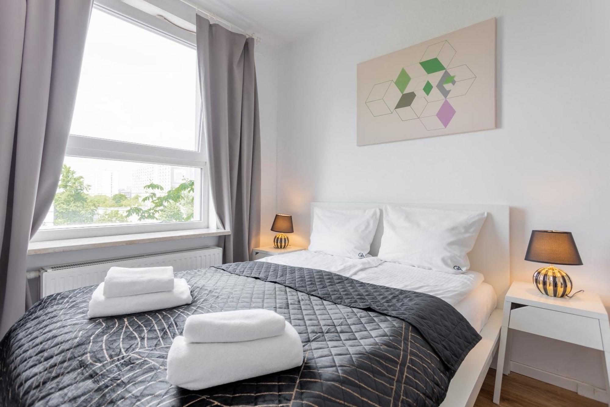 Golden - Big And Bright Stylish - Center - Pereca Apartament