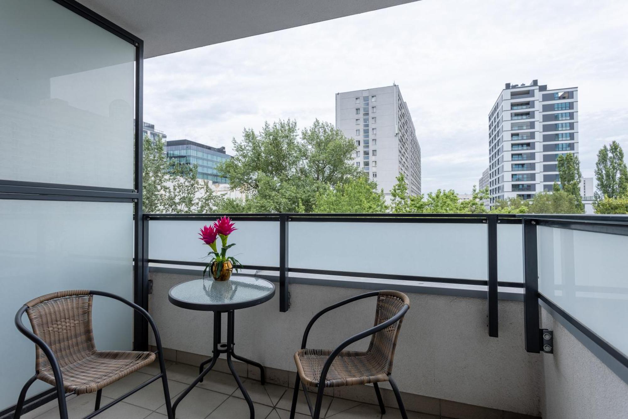 Golden - Big And Bright Stylish - Center - Pereca Apartment
